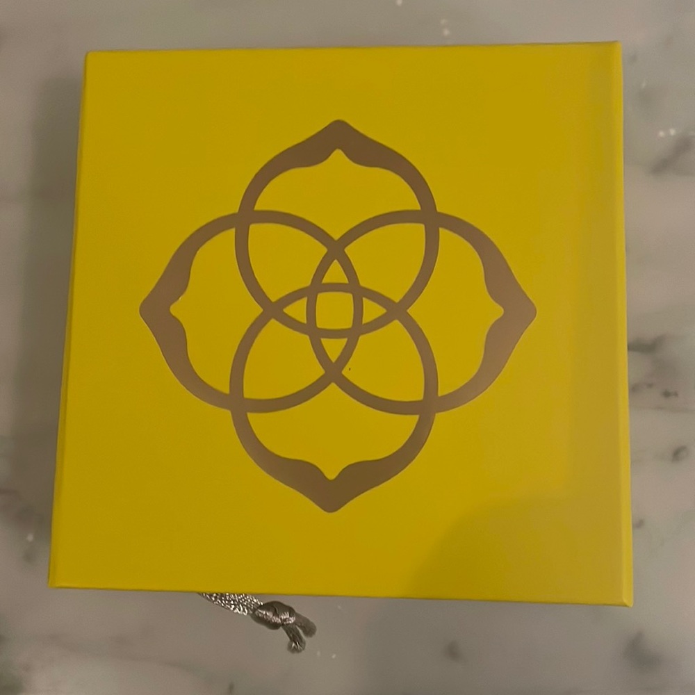 Kendra Scott Earrings NIB